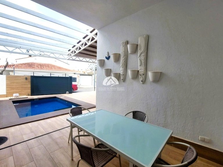 Villa for Sale in Torre de la Horadada Pilar De La Horadada, Alicante 4