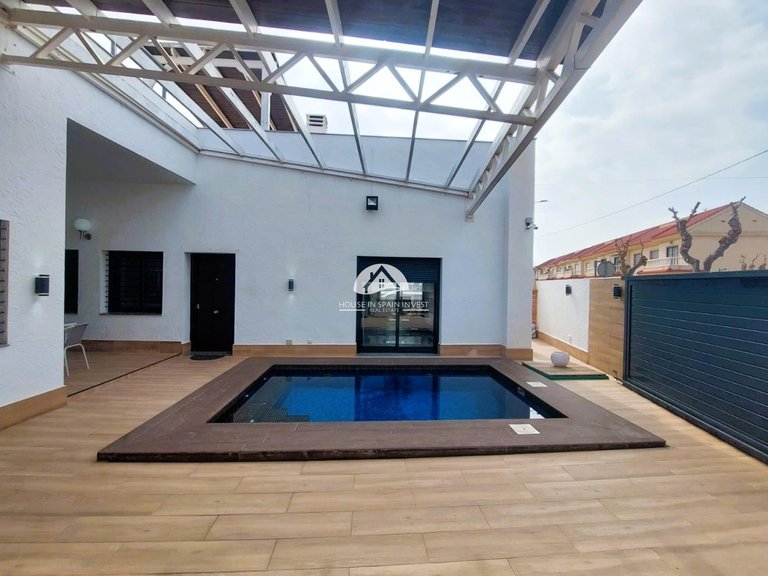 Villa for Sale in Torre de la Horadada Pilar De La Horadada, Alicante 38