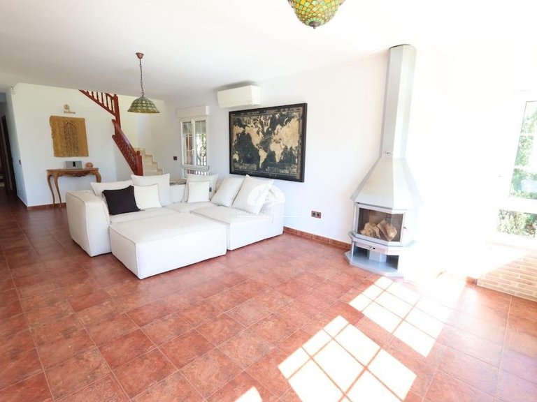 Villa for Sale in Villamartín - Las Filipinas Orihuela Costa, Alicante 2