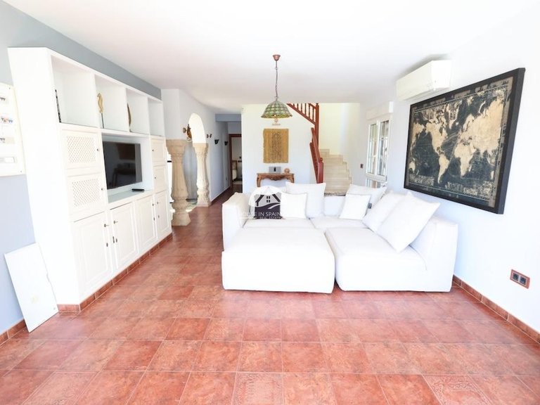 Villa for Sale in Villamartín - Las Filipinas Orihuela Costa, Alicante 4