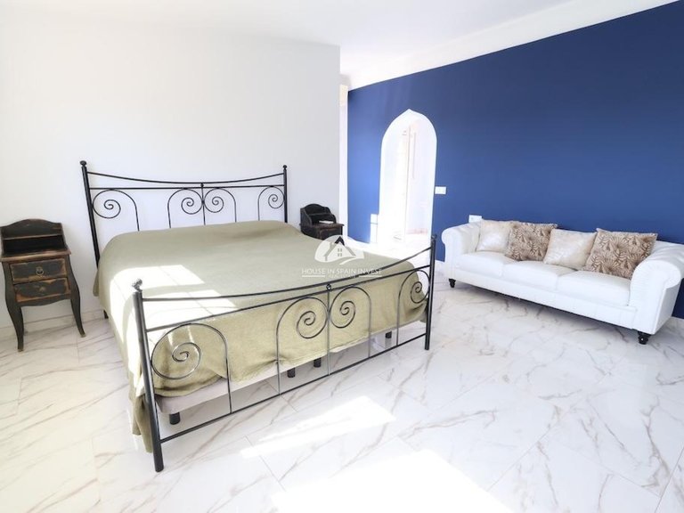 Villa for Sale in Villamartín - Las Filipinas Orihuela Costa, Alicante 13