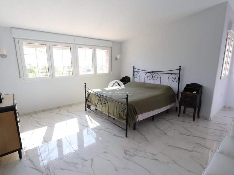 Villa for Sale in Villamartín - Las Filipinas Orihuela Costa, Alicante 15