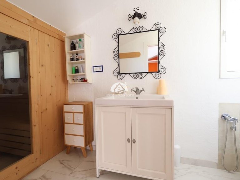 Villa for Sale in Villamartín - Las Filipinas Orihuela Costa, Alicante 19