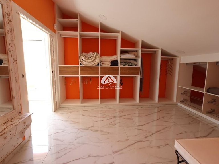 Villa for Sale in Villamartín - Las Filipinas Orihuela Costa, Alicante 22