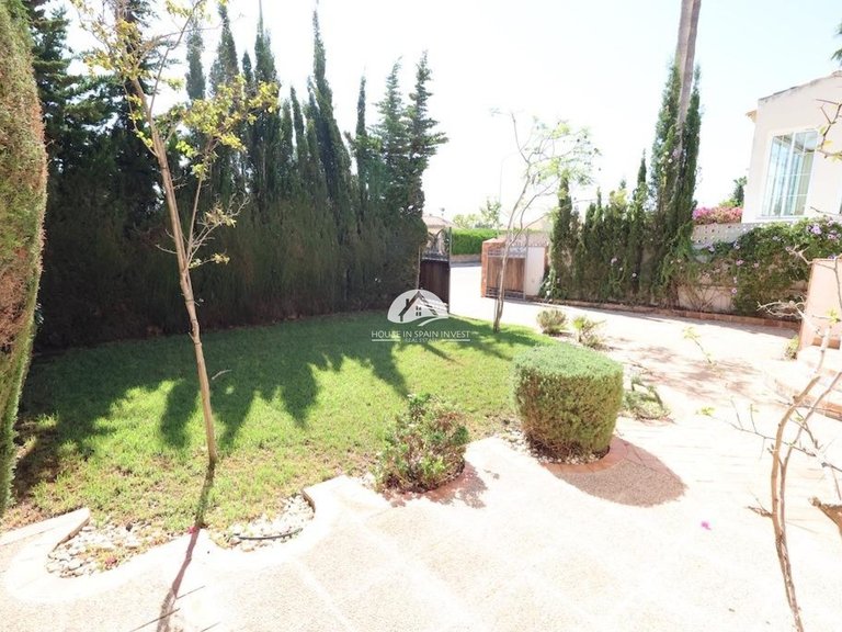 Villa for Sale in Villamartín - Las Filipinas Orihuela Costa, Alicante 36