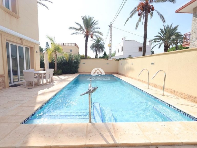 Villa for Sale in Cabo roig Orihuela Costa, Alicante 30
