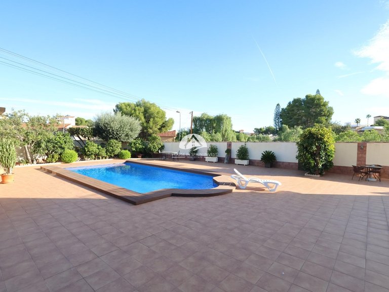 Villa for Sale in Los Balcones Torrevieja, Alicante 32