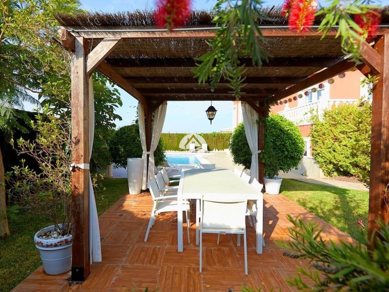 Villa for Sale in Rojales Rojales - Ciudad Quesada, Alicante 2