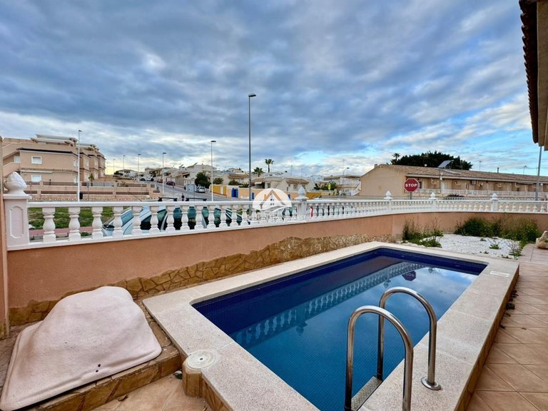 Villa for Sale in Los Balcones Torrevieja, Alicante 3