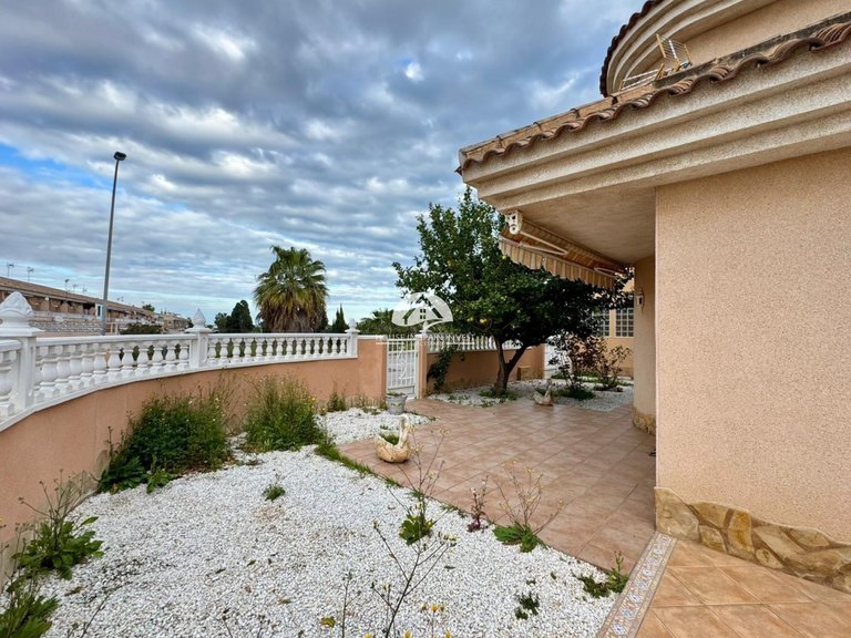 Villa for Sale in Los Balcones Torrevieja, Alicante 29