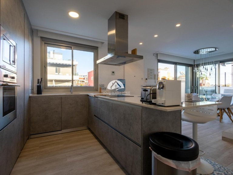 Villa for Sale in Villamartín - Las Filipinas Orihuela Costa, Alicante 5