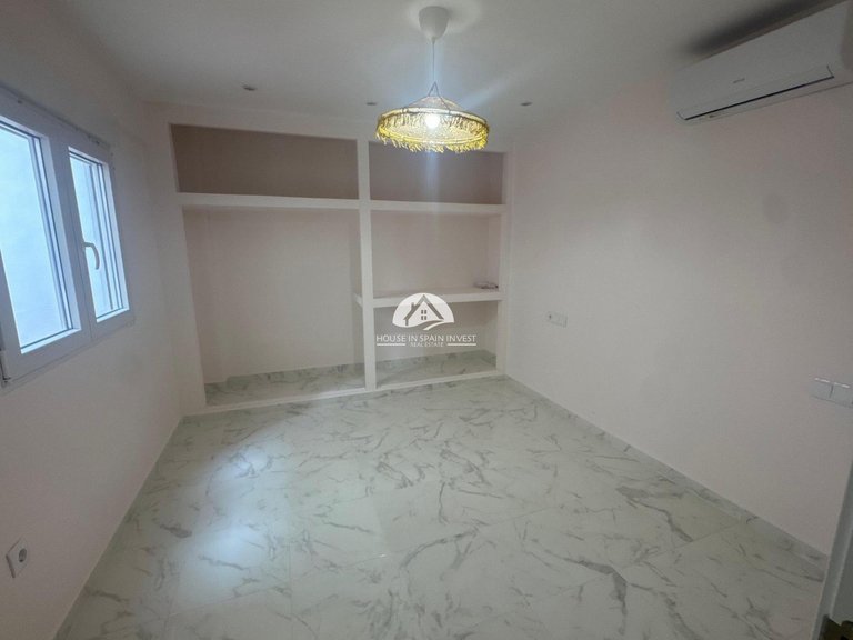 Apartment for Sale in Centro Torrevieja, Alicante 19