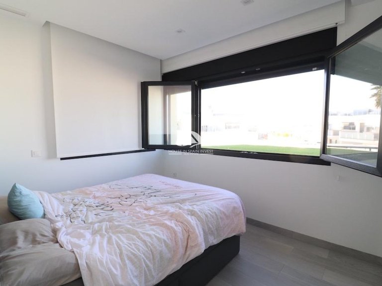 Villa for Sale in Lomas de Cabo Roig Orihuela Costa, Alicante 16