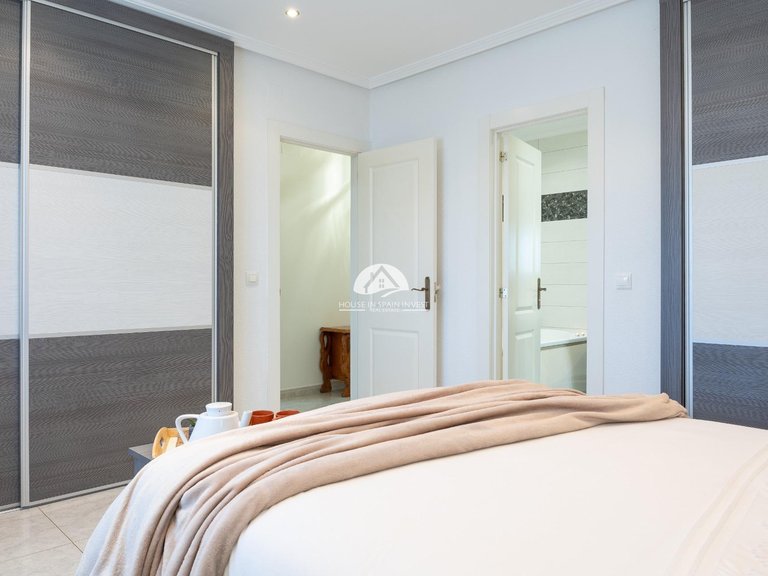 Villa for Sale in Playa Flamenca Orihuela Costa, Alicante 44