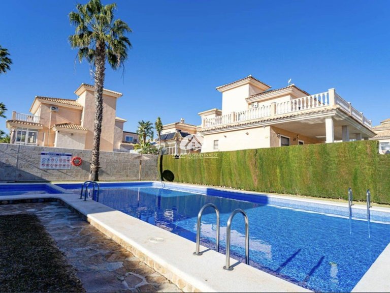 Town House for Sale in Los Altos Orihuela Costa, Alicante 17