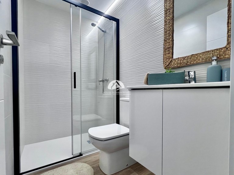 Apartment for Sale in Punta Prima Torrevieja, Alicante 27