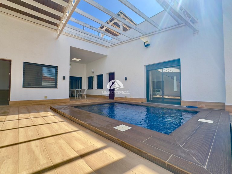 Villa for Sale in Torre de la Horadada Pilar De La Horadada, Alicante 1