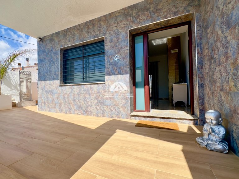 Villa for Sale in Torre de la Horadada Pilar De La Horadada, Alicante 2