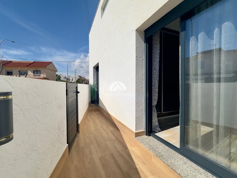 Villa for Sale in Torre de la Horadada Pilar De La Horadada, Alicante 23