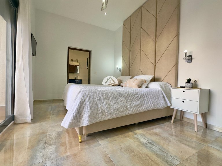 Villa for Sale in Torre de la Horadada Pilar De La Horadada, Alicante 28