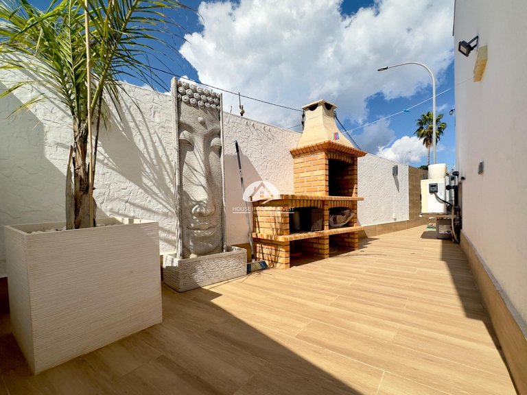 Villa for Sale in Torre de la Horadada Pilar De La Horadada, Alicante 41