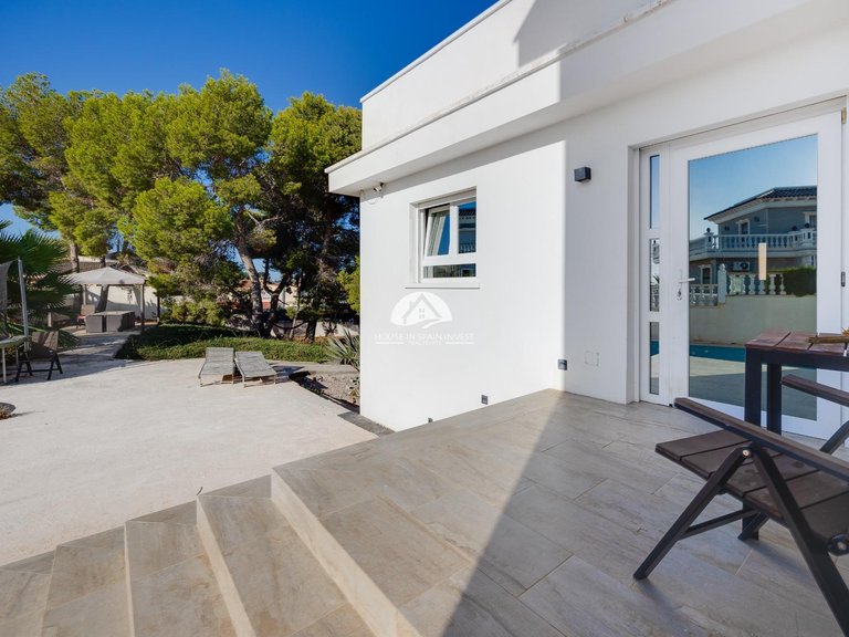 Villa for Sale in Ciudad Quesada Rojales - Ciudad Quesada, Alicante 6
