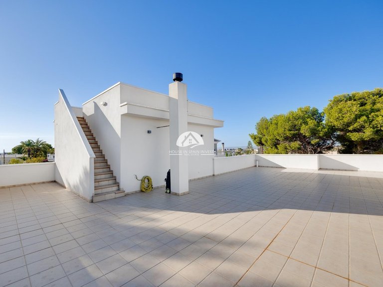 Villa for Sale in Ciudad Quesada Rojales - Ciudad Quesada, Alicante 43