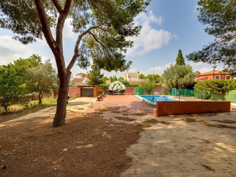 Villa for Sale in Ciudad de las comunicaciones San Miguel De Salinas, Alicante 13