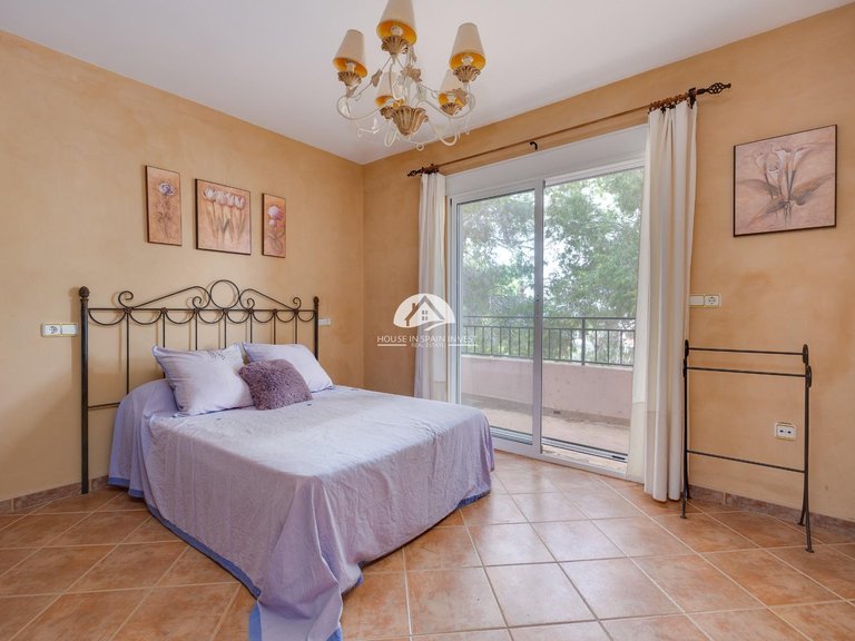 Villa for Sale in Ciudad de las comunicaciones San Miguel De Salinas, Alicante 44