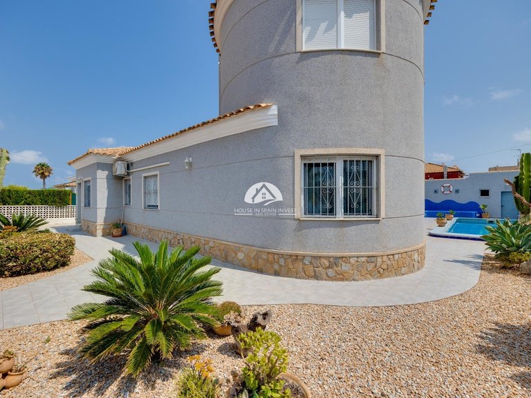 Villa for Sale in Cabo Roig - La Regia Orihuela Costa, Alicante 11