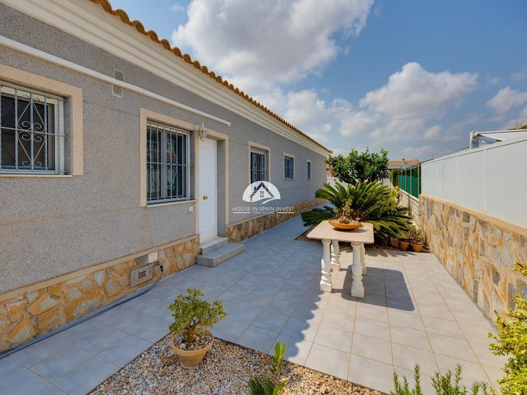 Villa for Sale in Cabo Roig - La Regia Orihuela Costa, Alicante 15