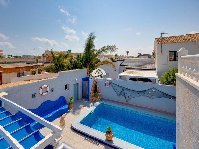 Villa for Sale in Cabo Roig - La Regia Orihuela Costa, Alicante 25