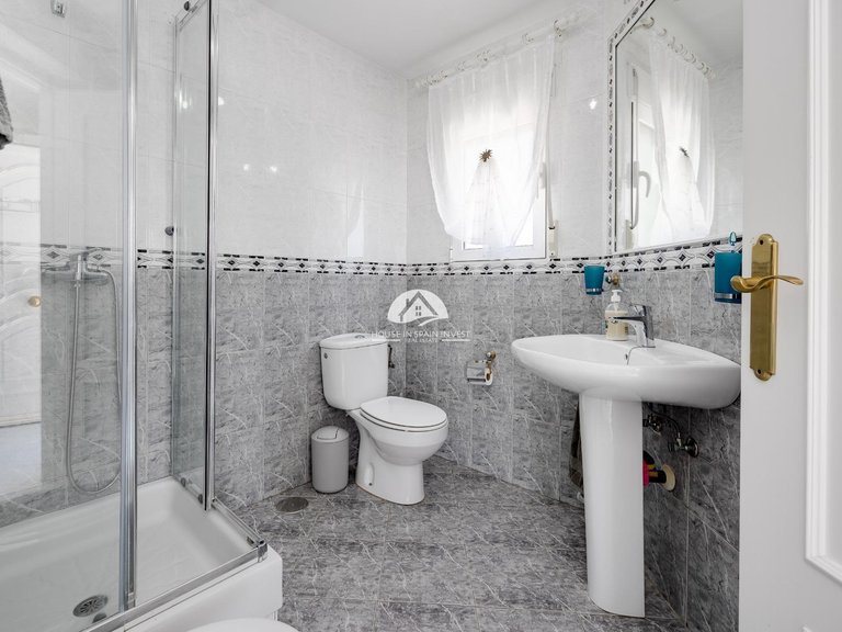 Villa for Sale in Cabo Roig - La Regia Orihuela Costa, Alicante 30