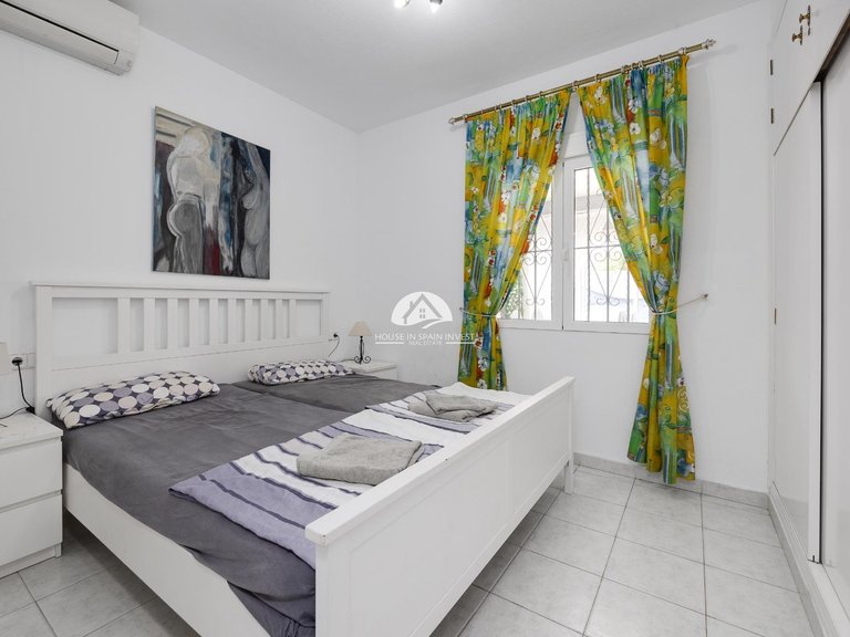 Villa for Sale in Cabo Roig - La Regia Orihuela Costa, Alicante 45