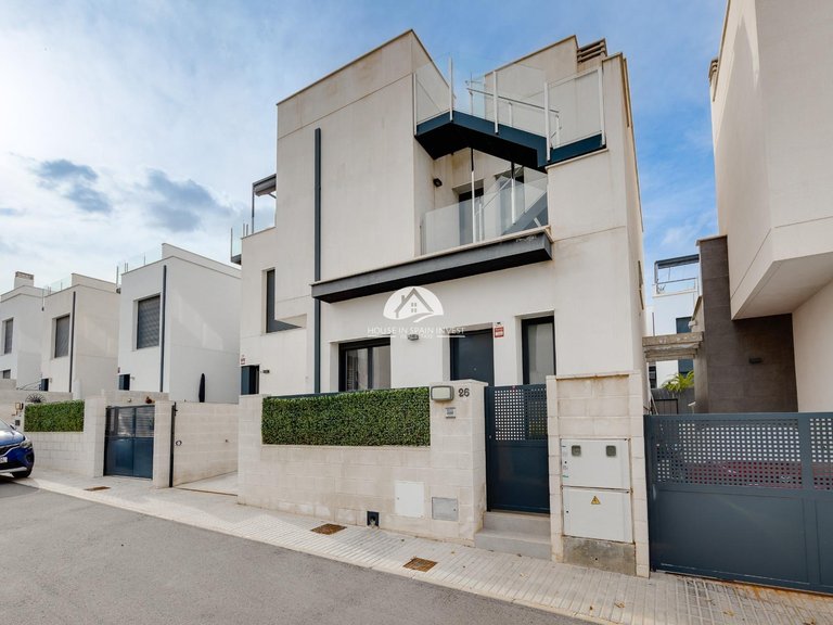 Villa for Sale in Villamartín - Las Filipinas Orihuela Costa, Alicante 5