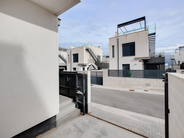 Villa for Sale in Villamartín - Las Filipinas Orihuela Costa, Alicante 8