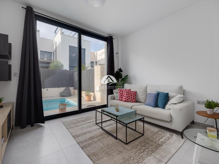 Villa for Sale in Villamartín - Las Filipinas Orihuela Costa, Alicante 9