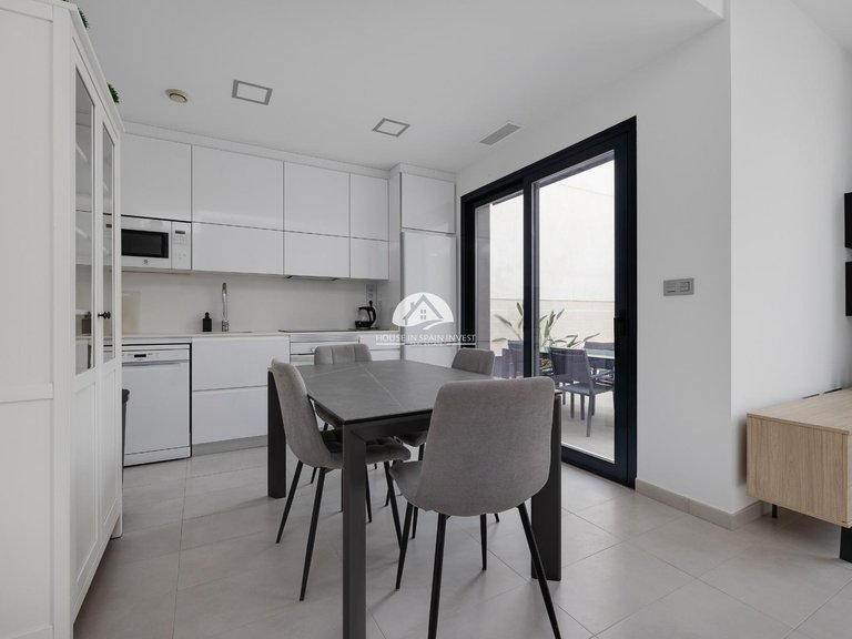 Villa for Sale in Villamartín - Las Filipinas Orihuela Costa, Alicante 10