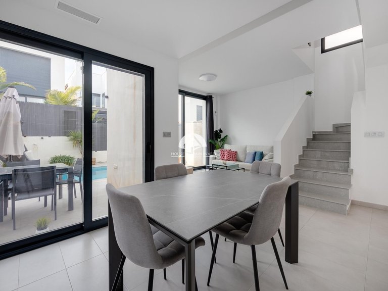 Villa for Sale in Villamartín - Las Filipinas Orihuela Costa, Alicante 12