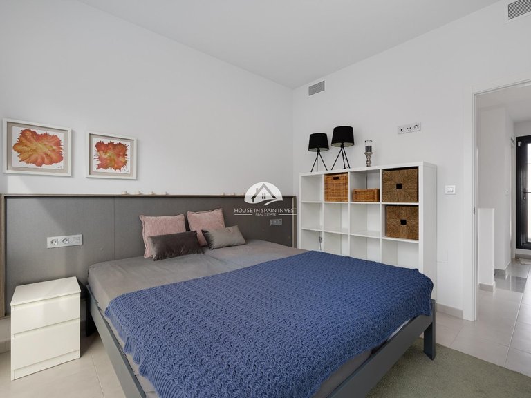 Villa for Sale in Villamartín - Las Filipinas Orihuela Costa, Alicante 28