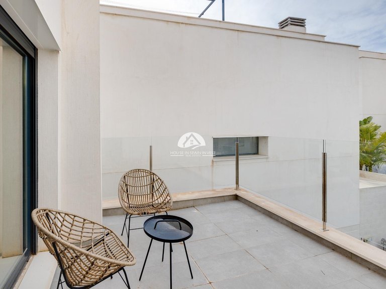 Villa for Sale in Villamartín - Las Filipinas Orihuela Costa, Alicante 33