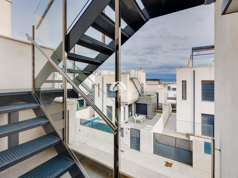 Villa for Sale in Villamartín - Las Filipinas Orihuela Costa, Alicante 35