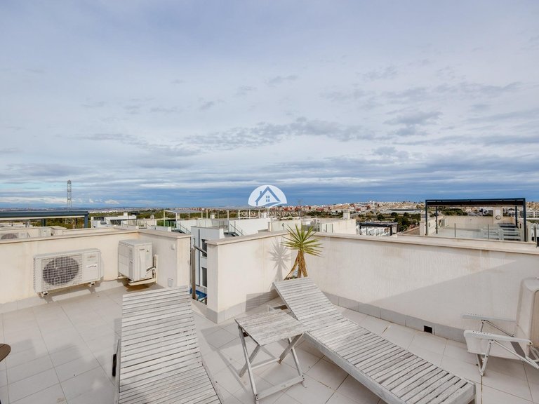 Villa for Sale in Villamartín - Las Filipinas Orihuela Costa, Alicante 37