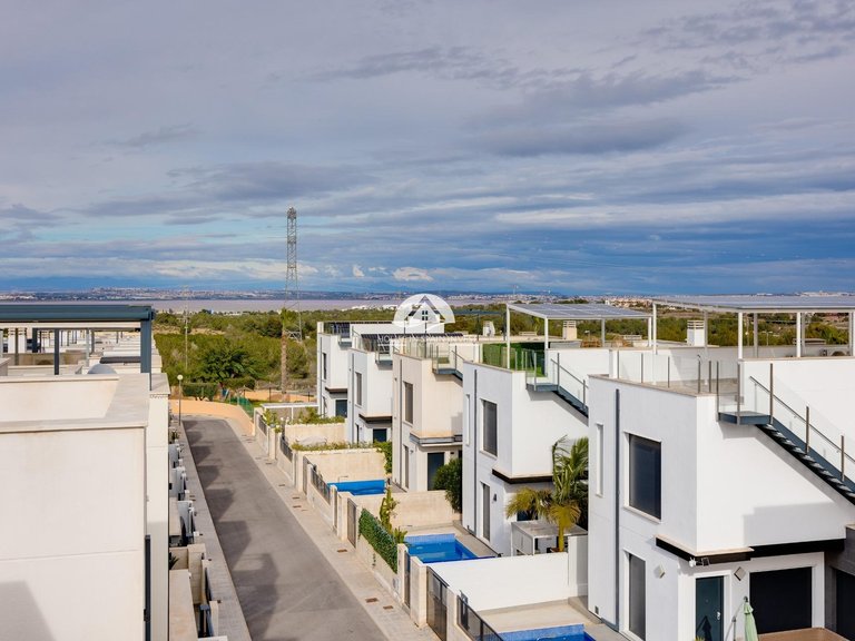 Villa for Sale in Villamartín - Las Filipinas Orihuela Costa, Alicante 41