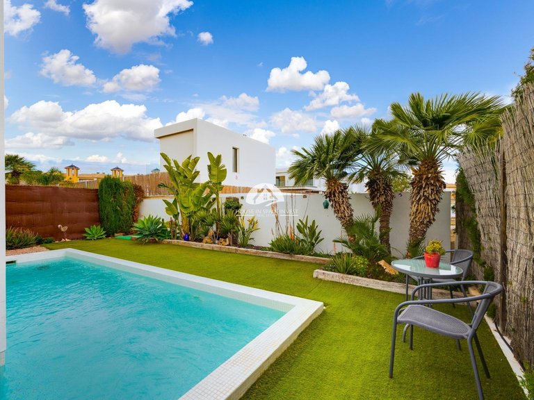 Town House for Sale in Lomas de Cabo Roig Orihuela Costa, Alicante 2