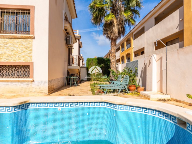 Villa for Sale in Villamartín - Las Filipinas Orihuela Costa, Alicante 4