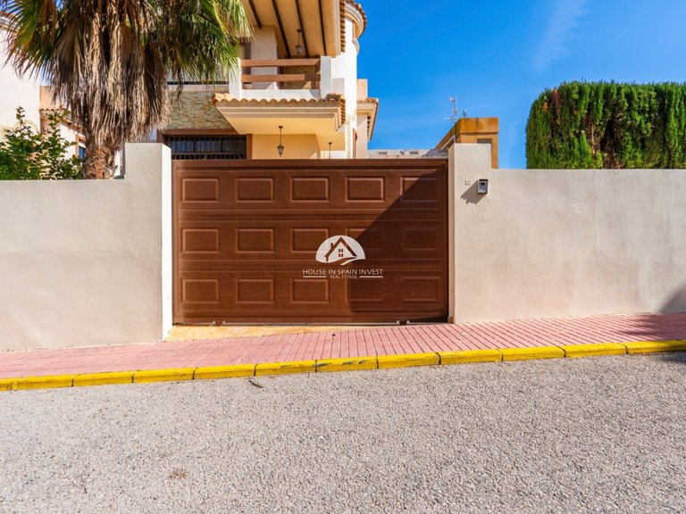 Villa for Sale in Villamartín - Las Filipinas Orihuela Costa, Alicante 23