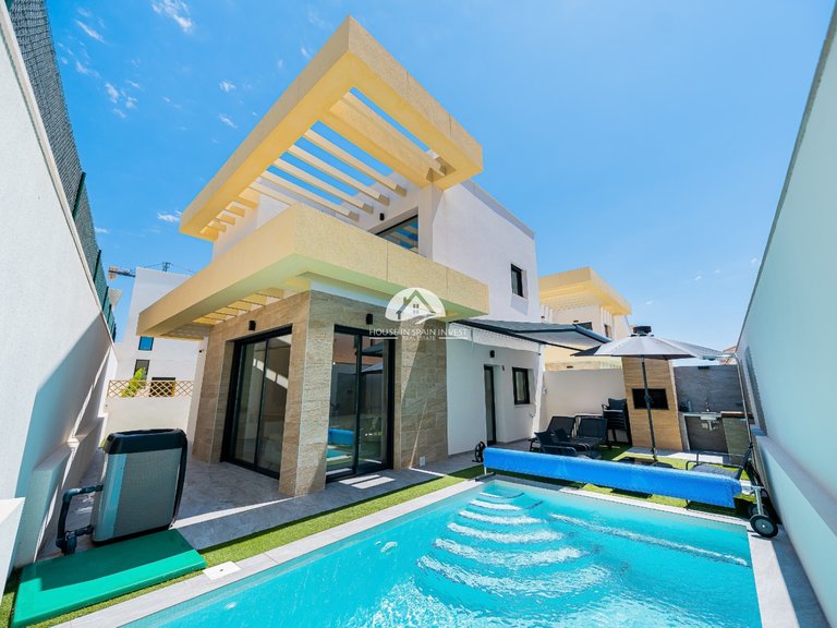 Villa for Sale in Los Montesinos Los Montesinos, Alicante 37