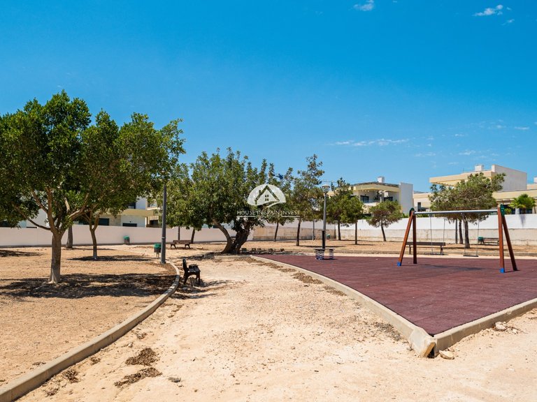 Villa for Sale in Los Montesinos Los Montesinos, Alicante 45