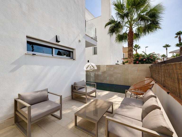 Villa for Sale in Los Frutales Torrevieja, Alicante 3